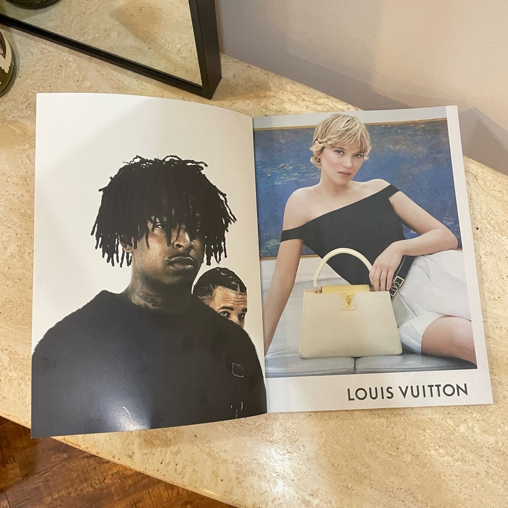 Drake X 21 Savage Vogue Issue Her loss Promo
Magazine - Picture 3 of 11